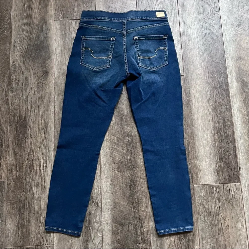 Signature by Levi Strauss Totally Shaping Pull On Skinny Jeans Size 6 Short